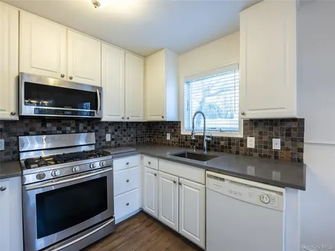 21 Marwood Road N Port Washington NY 11050