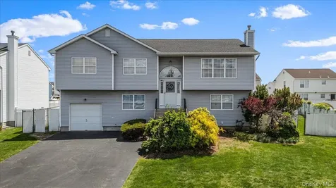 103 Clifton Court Farmingdale NY 11735