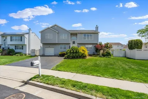 103 Clifton Court Farmingdale NY 11735