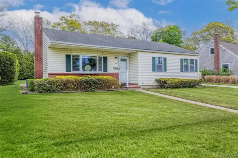 14 George Court Bellport Village NY 11713