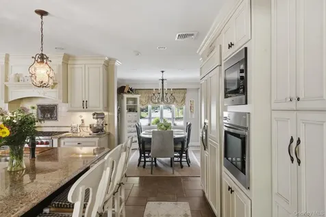 17 Milburn Road South Setauket NY 11720