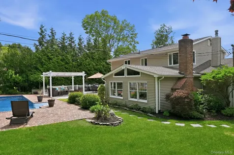 17 Milburn Road South Setauket NY 11720