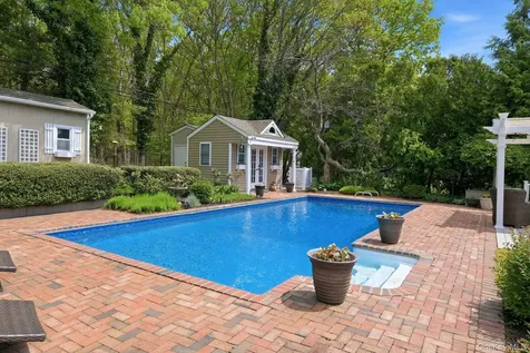 17 Milburn Road South Setauket NY 11720