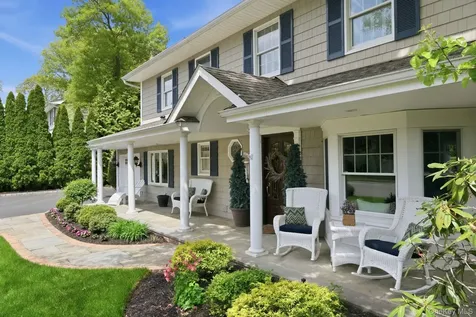 17 Milburn Road South Setauket NY 11720
