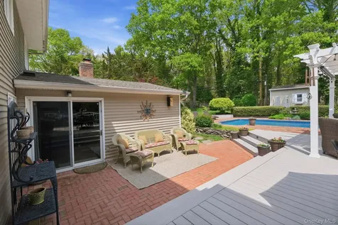 17 Milburn Road South Setauket NY 11720
