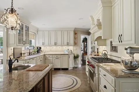 17 Milburn Road South Setauket NY 11720