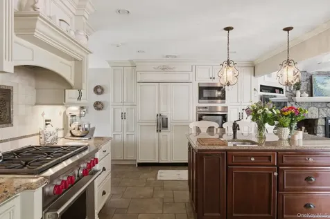 17 Milburn Road South Setauket NY 11720