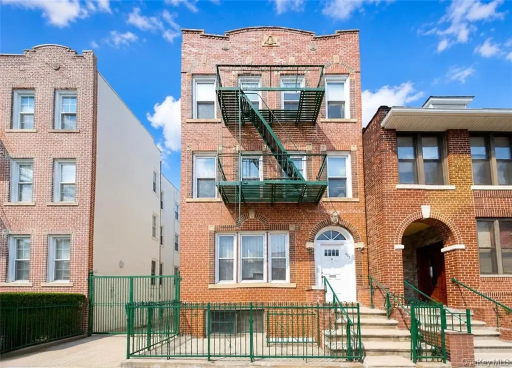 827 49th Street Brooklyn NY 11220