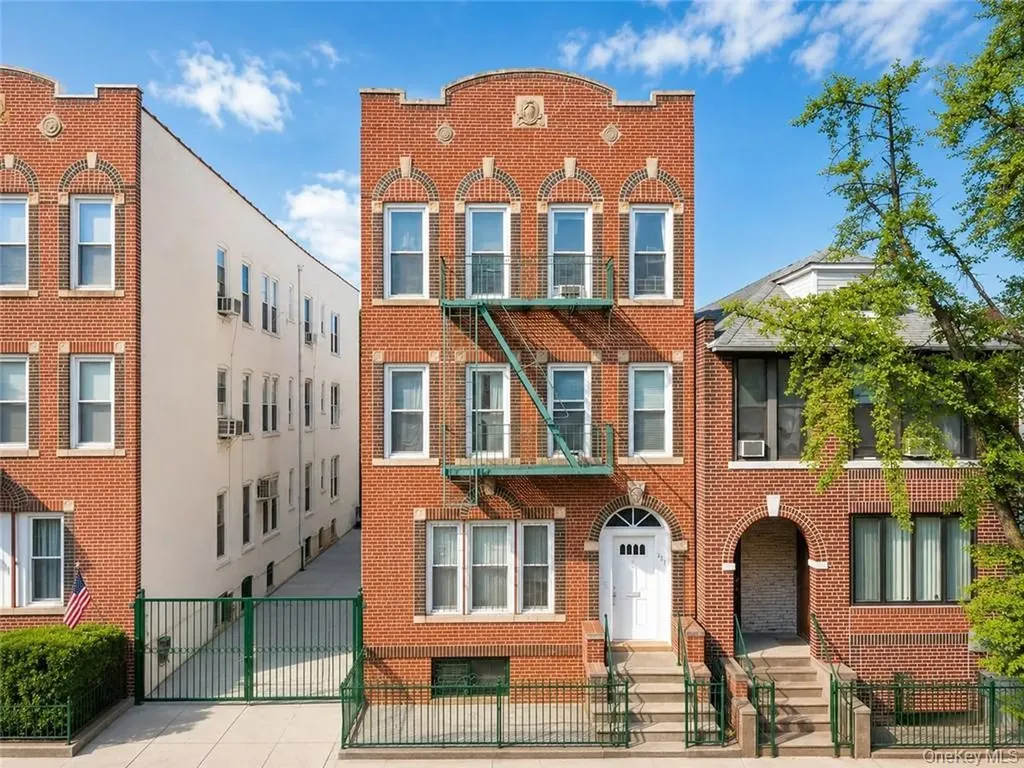 827 49th Street Brooklyn NY 11220