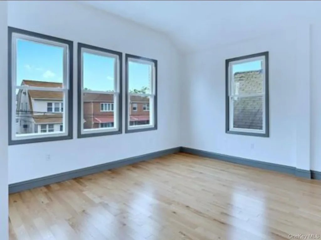 2881 Roberts Avenue Bronx NY 10461