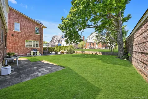 147-29 68th Road Kew Garden Hills NY 11367