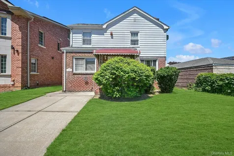 147-29 68th Road Kew Garden Hills NY 11367