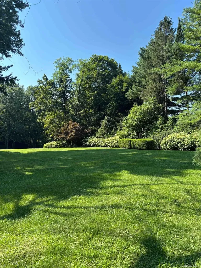 2461 Salt Point Turnpike Clinton Corners NY 12514