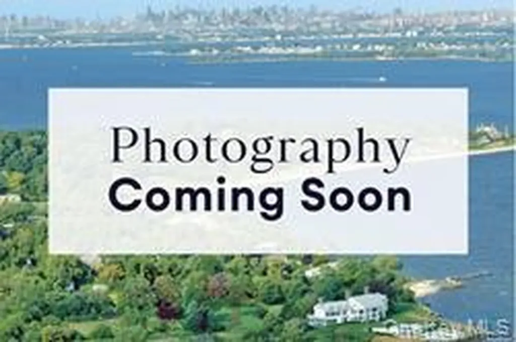 895 Iris Drive Bellmore NY 11710