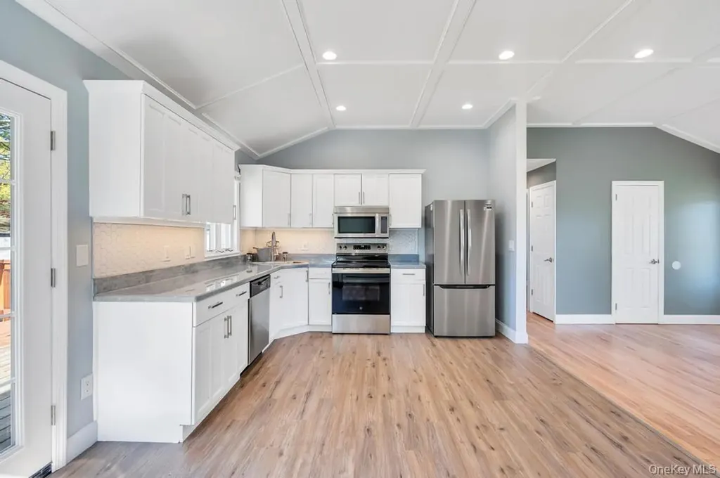 59 Applegate Drive Mastic NY 11950