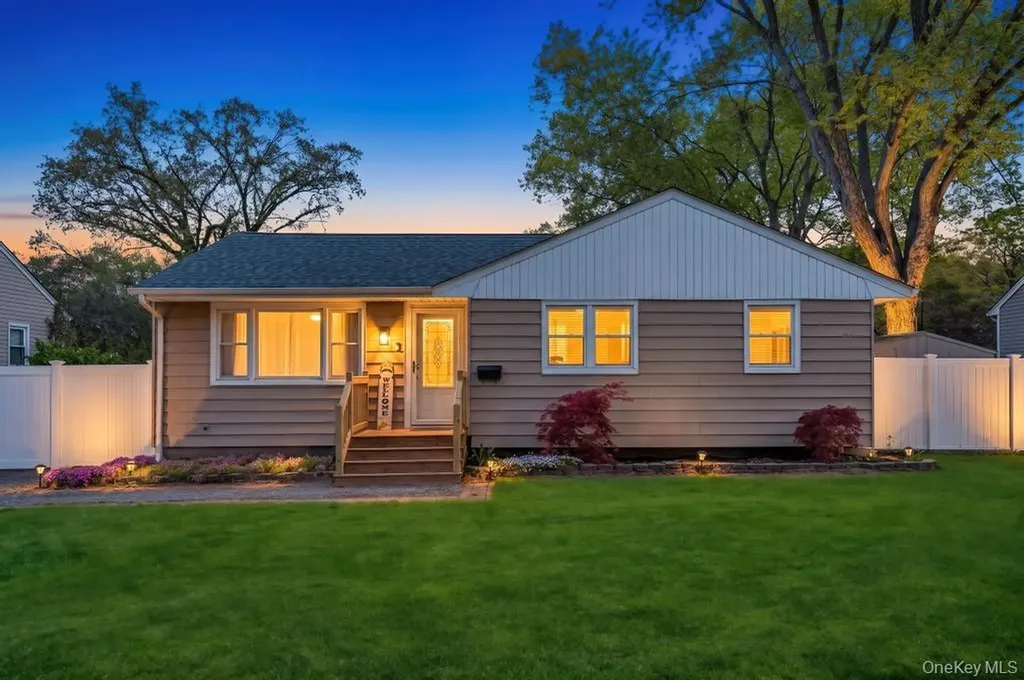 59 Applegate Drive Mastic NY 11950