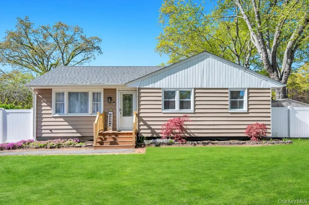 59 Applegate Drive Mastic NY 11950