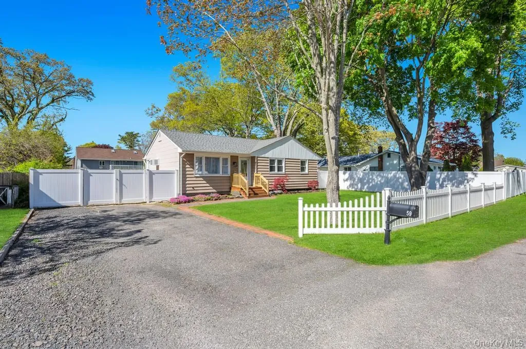59 Applegate Drive Mastic NY 11950