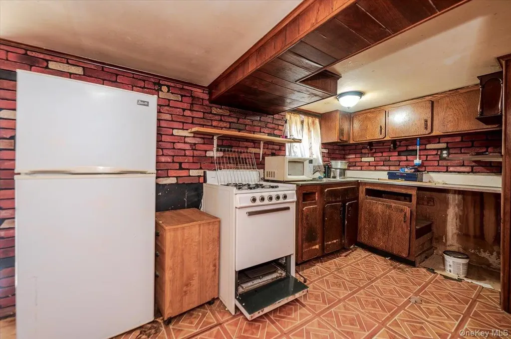 535 Edison Avenue Bronx NY 10465