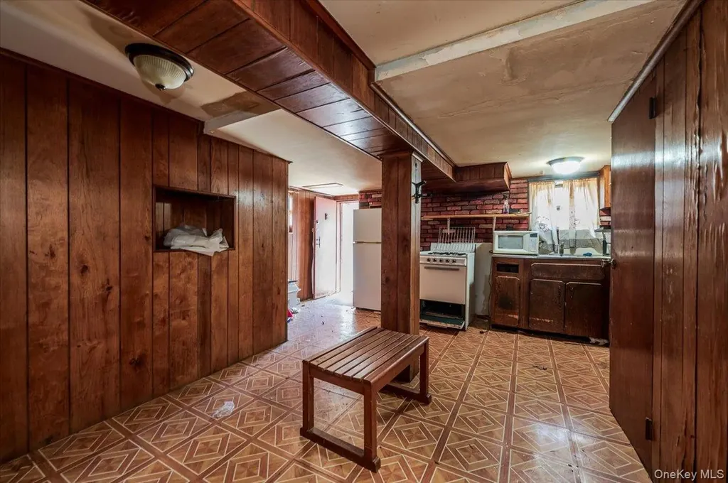 535 Edison Avenue Bronx NY 10465