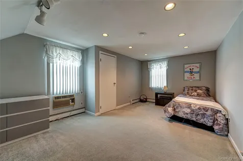 255 N Albany Avenue Massapequa NY 11758