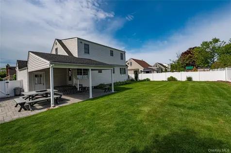 255 N Albany Avenue Massapequa NY 11758