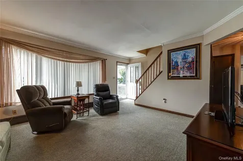 255 N Albany Avenue Massapequa NY 11758