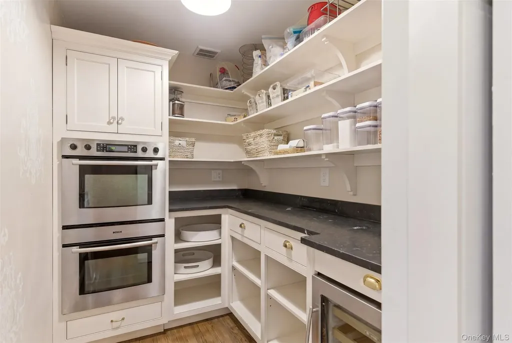 32 Timberline Drive Huntington NY 11743
