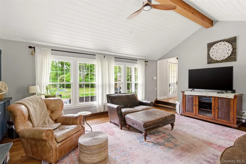 32 Timberline Drive Huntington NY 11743