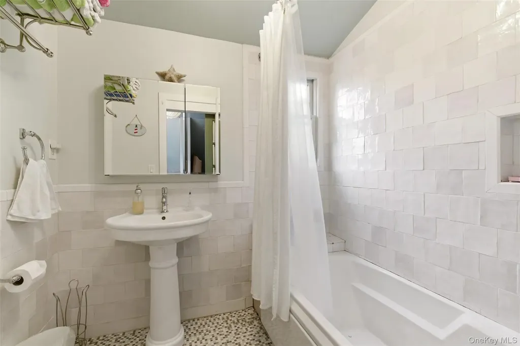 32 Timberline Drive Huntington NY 11743