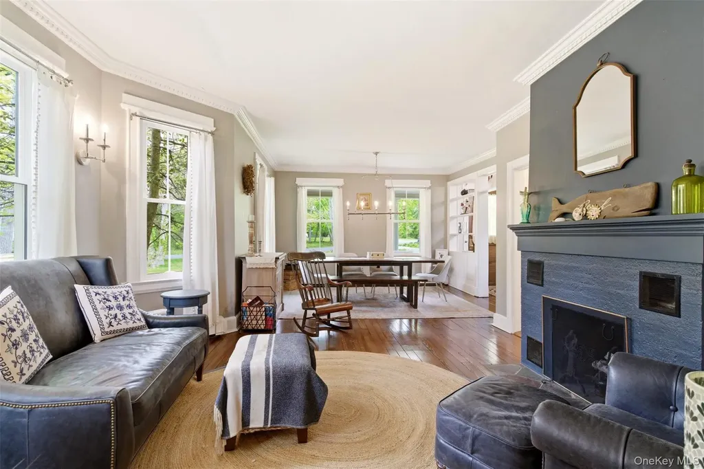 32 Timberline Drive Huntington NY 11743