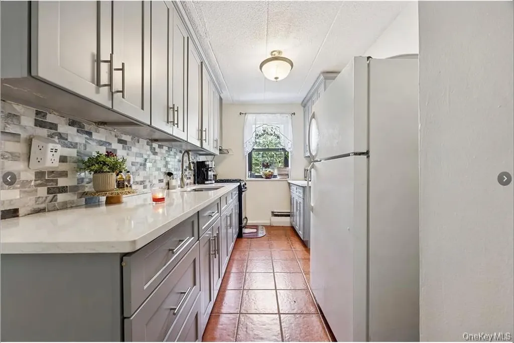 1085 Warburton Avenue Yonkers NY 10701