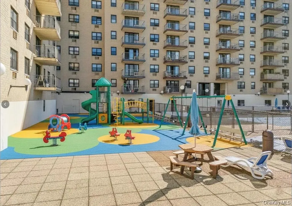 1085 Warburton Avenue Yonkers NY 10701