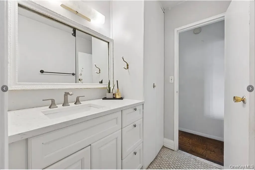 1085 Warburton Avenue Yonkers NY 10701