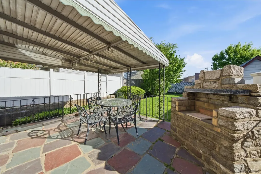 63-44 53rd Drive Maspeth NY 11378