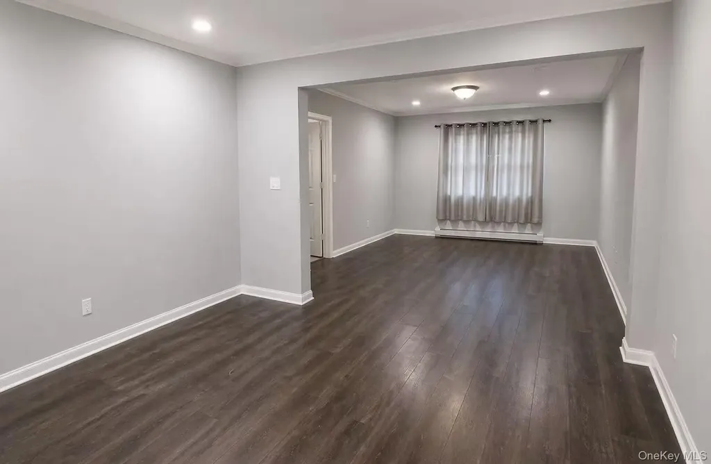 8 Harmony Lane Westbury NY 11590