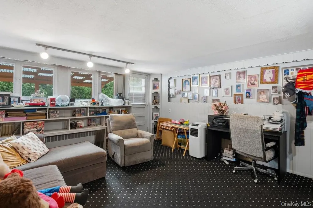 8 Pasadena Drive Plainview NY 11803