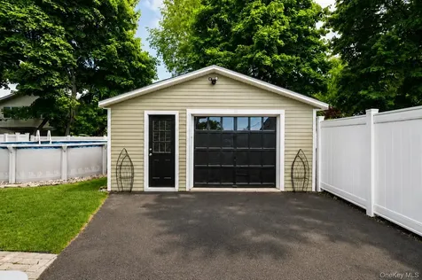 10 Kwiecinski Street West Haverstraw NY 10993
