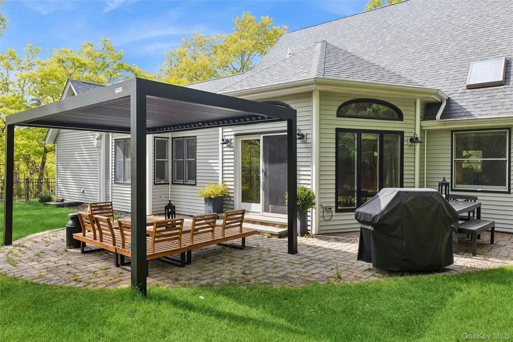 2 Red Creek Circle Hampton Bays NY 11946