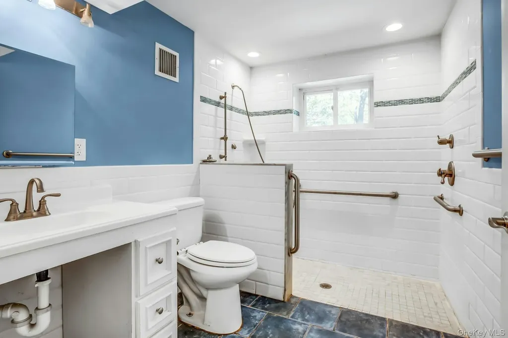 62 Craig Road Islip Terrace NY 11752