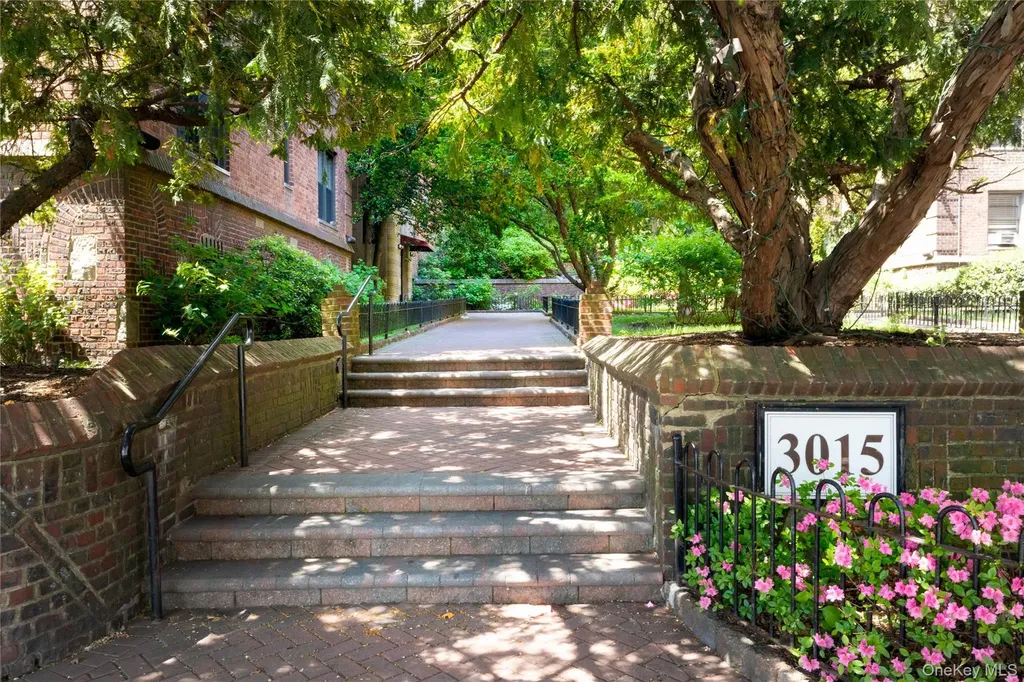 3015 Riverdale Avenue Bronx NY 10463