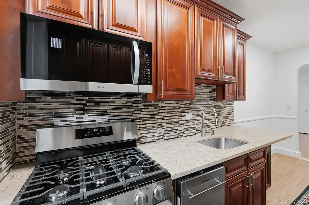3015 Riverdale Avenue Bronx NY 10463