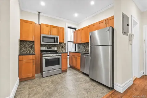3155 35th Street Astoria NY 11106