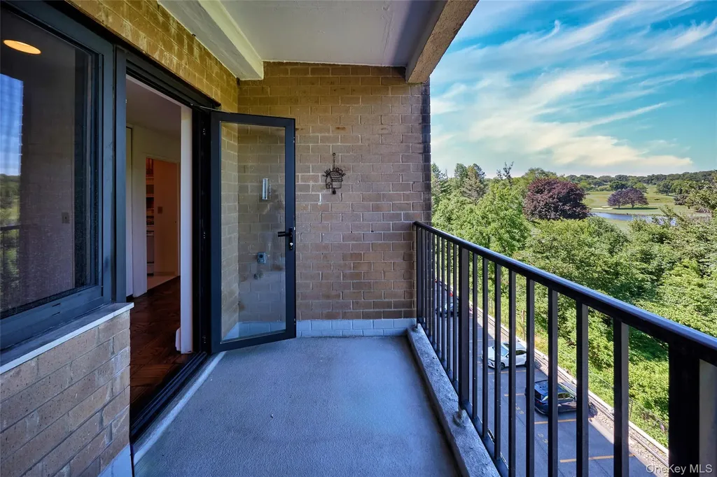 100 E Hartsdale Avenue Hartsdale NY 10530
