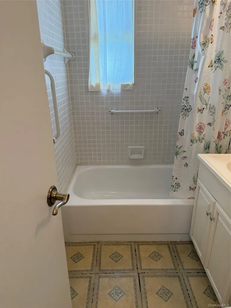 270-08 81st Avenue New Hyde Park NY 11040