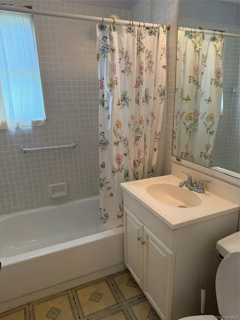 270-08 81st Avenue New Hyde Park NY 11040