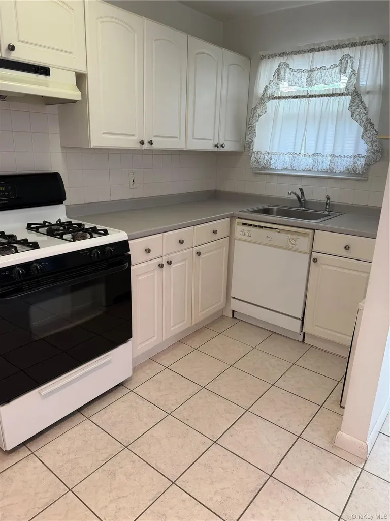 270-08 81st Avenue New Hyde Park NY 11040
