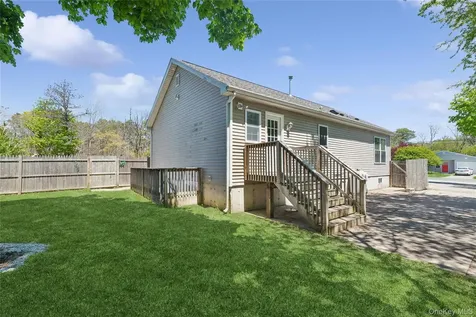 762 Bourdois Avenue Bellport NY 11713