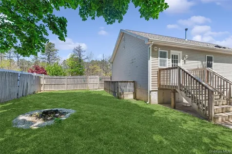 762 Bourdois Avenue Bellport NY 11713