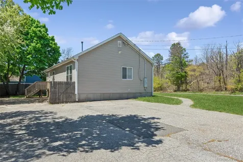 762 Bourdois Avenue Bellport NY 11713